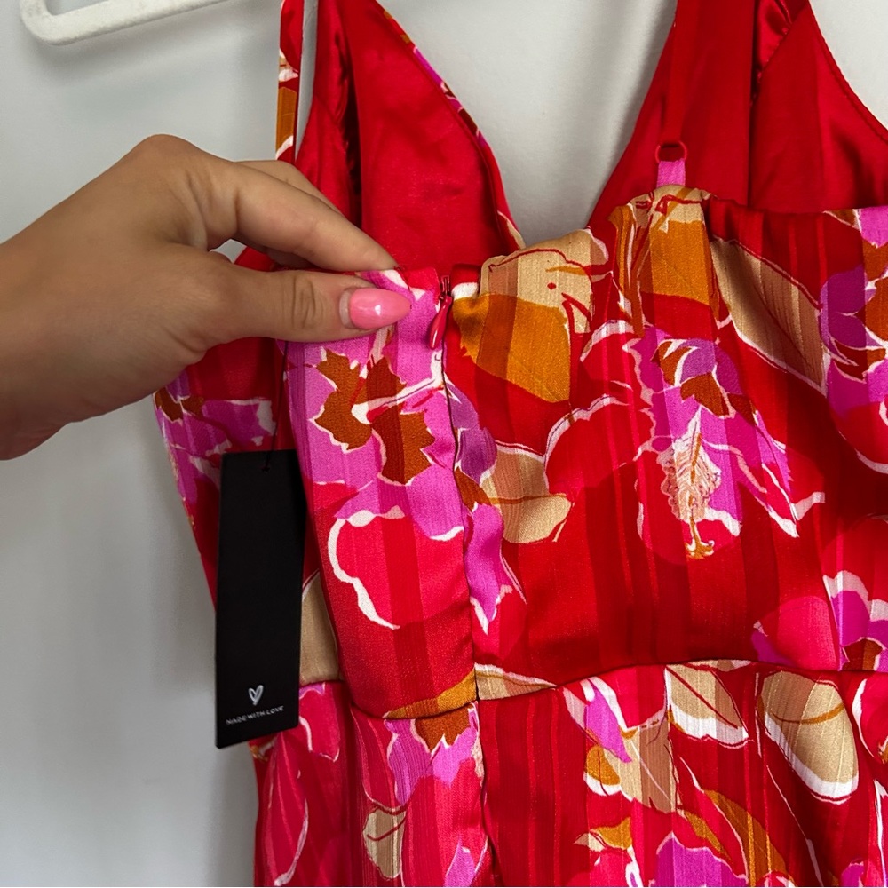 NWT LULUS ALL ABOUT LOVE RED FLORAL PRINT MIDI DRESS SIZE MEDIUM VIBRANT RED - Picture 8 of 15
